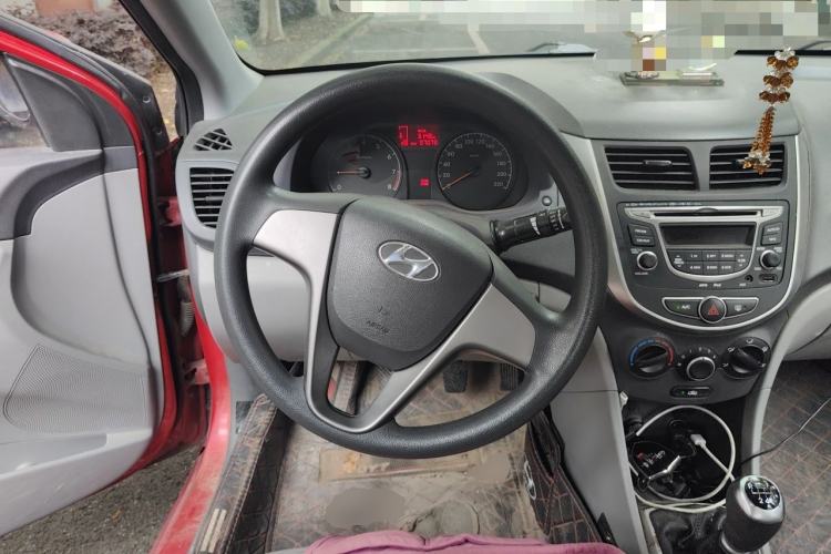 Used Hyundai Verna (older generation) 2014 1.4L Manual Smart GLS Trim Steering Wheel