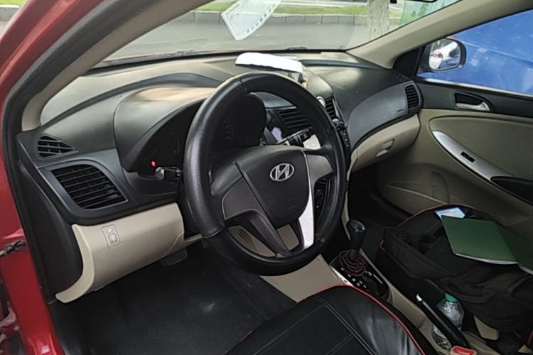 Used Hyundai Verna (older generation) 2014 1.4L Automatic Smart GLS Steering Wheel