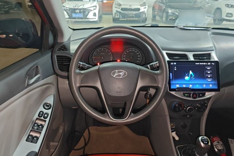 Used Hyundai Verna (older generation) 2014 1.4L Manual Smart GLS Trim Steering Wheel