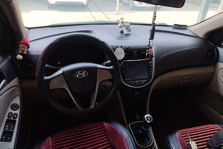 Used Hyundai Verna (older generation) 2014 1.4L Manual Smart GLS Trim Steering Wheel