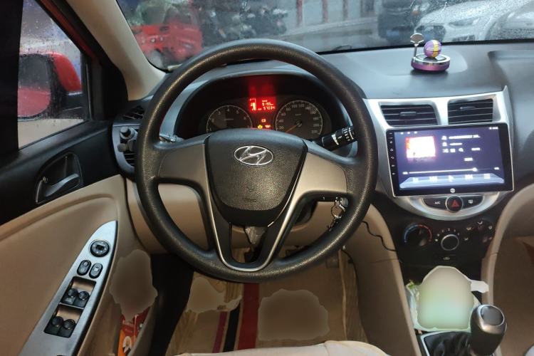 Used Hyundai Verna (older generation) 2014 1.4L Manual Smart GLS Trim Steering Wheel