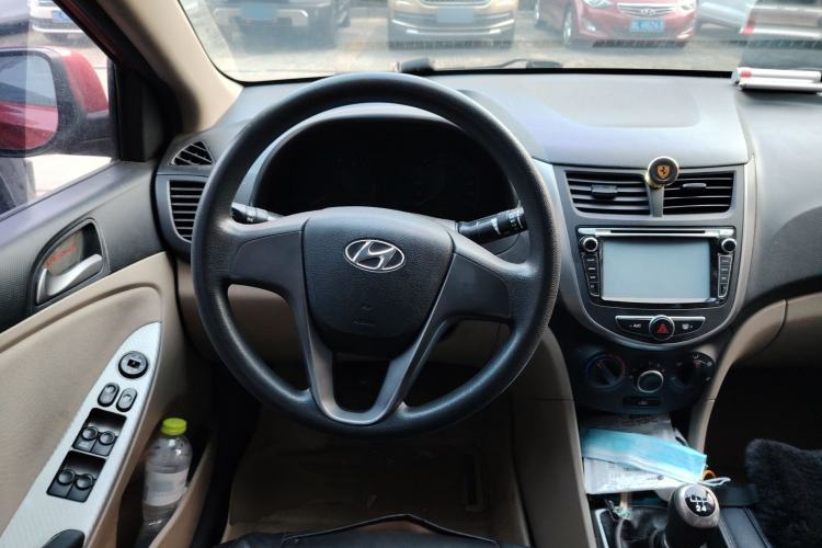 Used Hyundai Verna (older generation) 2014 1.4L Manual Smart GLS Trim Steering Wheel