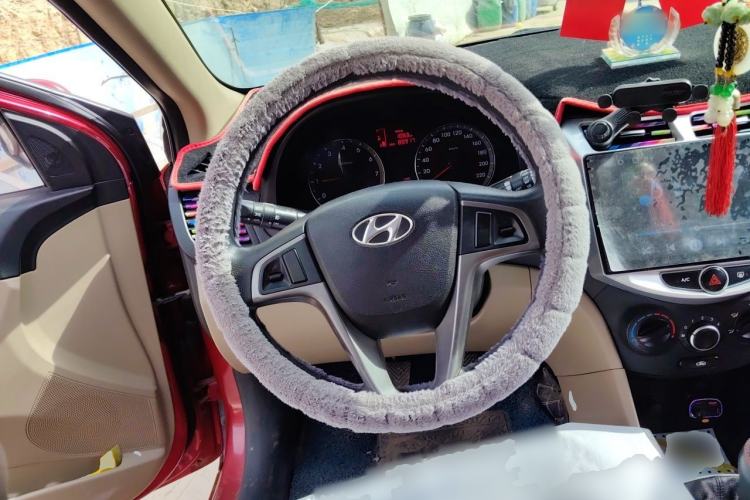 Used Hyundai Verna (older generation) 2014 1.4L Manual Top-Tier Model TOP Steering Wheel