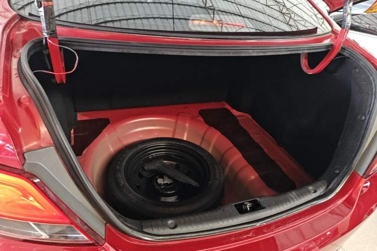 Used Hyundai Verna (older generation) 2014 1.4L Automatic Smart GLS Trunk