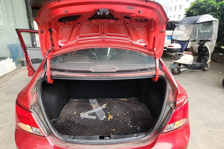 Used Hyundai Verna (older generation) 2014 1.4L Manual Smart GLS Trim Trunk