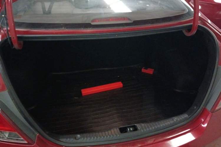 Used Hyundai Verna (older generation) 2014 1.4L Automatic Smart GLS Trunk