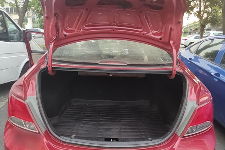 Used Hyundai Verna (older generation) 2014 1.4L Automatic Smart GLS Trunk
