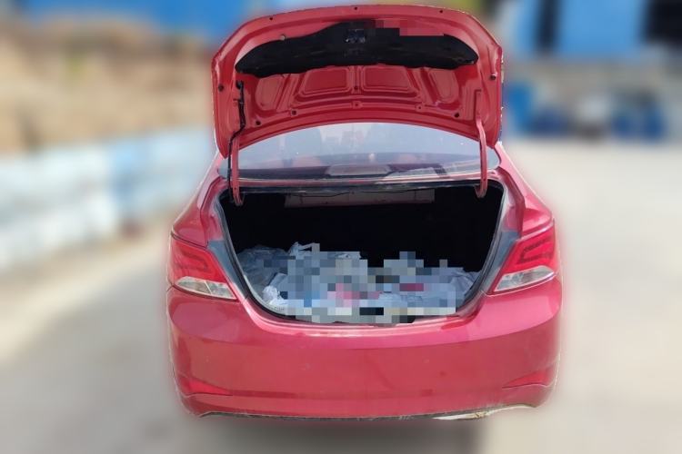 Used Hyundai Verna (older generation) 2014 1.4L Manual Top-Tier Model TOP Trunk