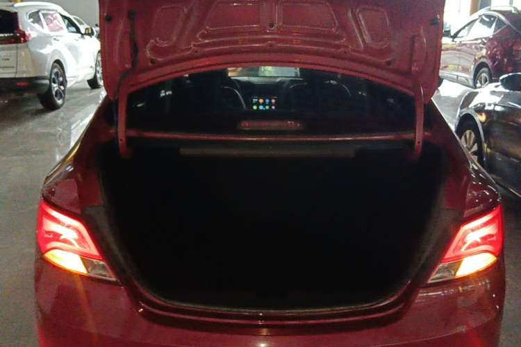 Used Hyundai Verna (older generation) 2014 1.4L Manual Smart GLS Trim Trunk