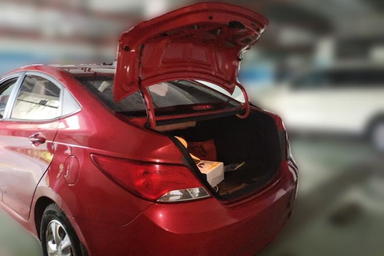 Used Hyundai Verna (older generation) 2014 1.4L Automatic Smart GLS Trunk