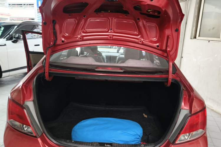 Used Hyundai Verna (older generation) 2014 1.4L Manual Smart GLS Trim Trunk