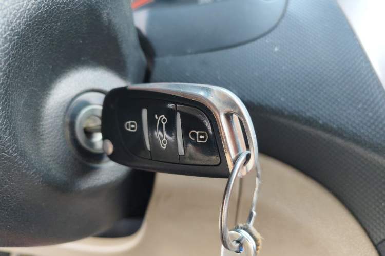Used Hyundai Verna (older generation) 2014 1.4L Manual Fashion GS Model Vehicle Key