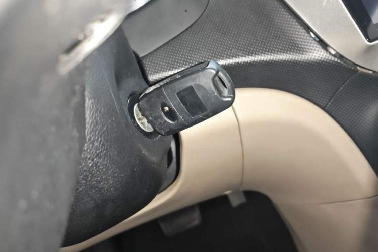 Used Hyundai Verna (older generation) 2014 1.4L Automatic Smart GLS Vehicle Key