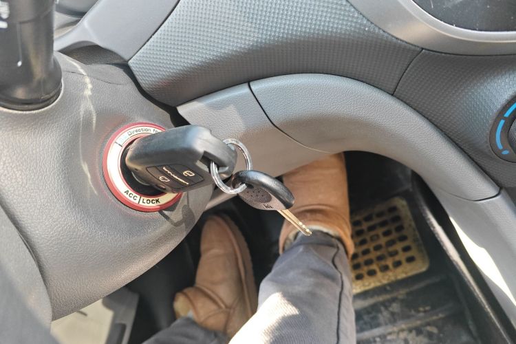 Used Hyundai Verna (older generation) 2014 1.4L Automatic Smart GLS Vehicle Key