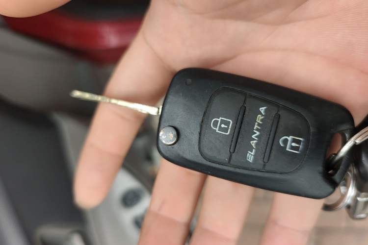 Used Hyundai Verna (older generation) 2014 1.4L Automatic Smart GLS Vehicle Key