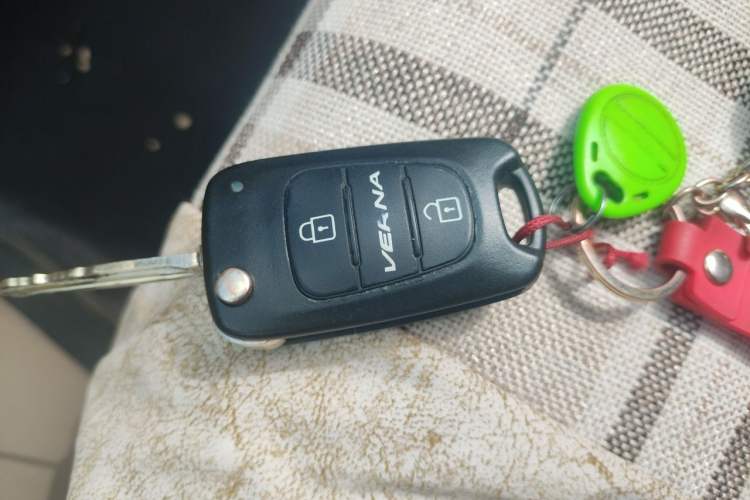 Used Hyundai Verna (older generation) 2014 1.4L Manual Smart GLS Trim Vehicle Key