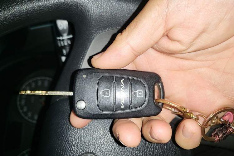 Used Hyundai Verna (older generation) 2014 1.4L Manual Smart GLS Trim Vehicle Key