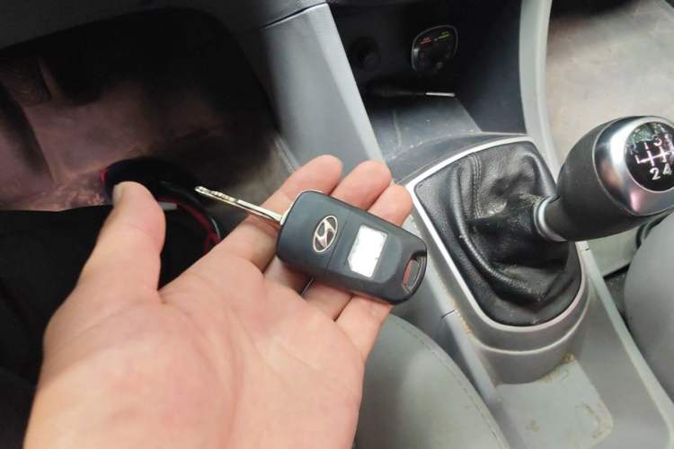 Used Hyundai Verna (older generation) 2014 1.4L Manual Smart GLS Trim Vehicle Key