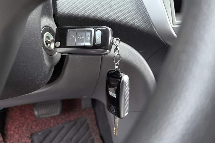 Used Hyundai Verna (older generation) 2014 1.4L Automatic Fashion GS Model Vehicle Key