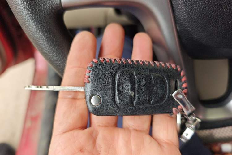 Used Hyundai Verna (older generation) 2014 1.4L Manual Smart GLS Trim Vehicle Key