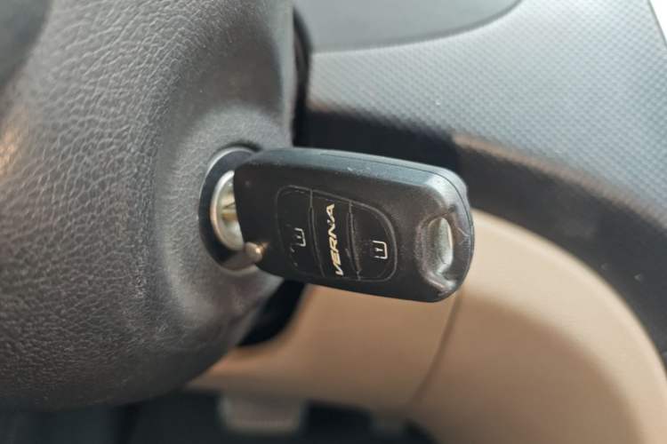 Used Hyundai Verna (older generation) 2014 1.4L Automatic Smart GLS Vehicle Key