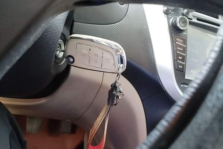 Used Hyundai Verna (older generation) 2014 1.4L Manual Smart GLS Trim Vehicle Key