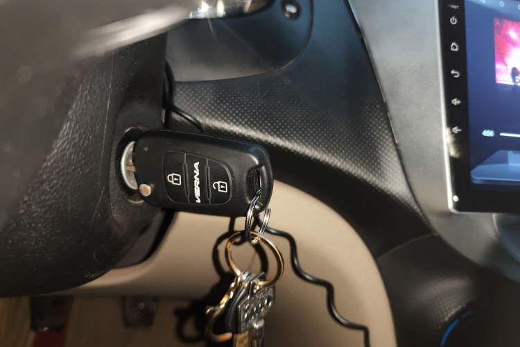 Used Hyundai Verna (older generation) 2014 1.4L Manual Smart GLS Trim Vehicle Key