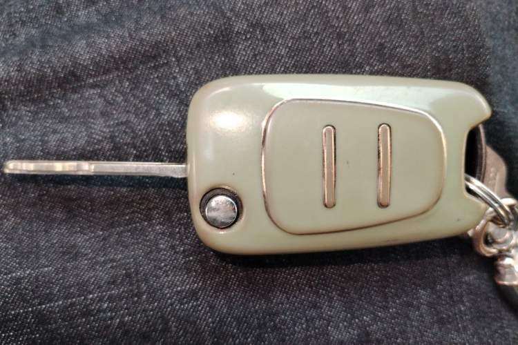 Used Hyundai Verna (older generation) 2014 1.4L Automatic Smart GLS Vehicle Key