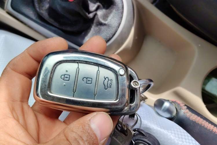 Used Hyundai Verna (older generation) 2014 1.4L Manual Top-Tier Model TOP Vehicle Key