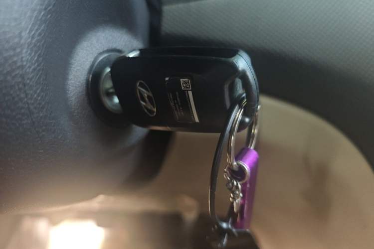 Used Hyundai Verna (older generation) 2014 1.4L Manual Smart GLS Trim Vehicle Key