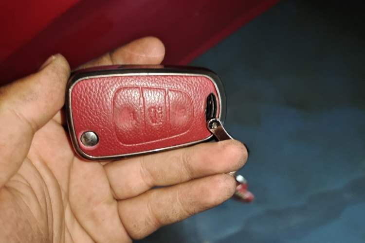 Used Hyundai Verna (older generation) 2014 1.4L Automatic Smart GLS Vehicle Key