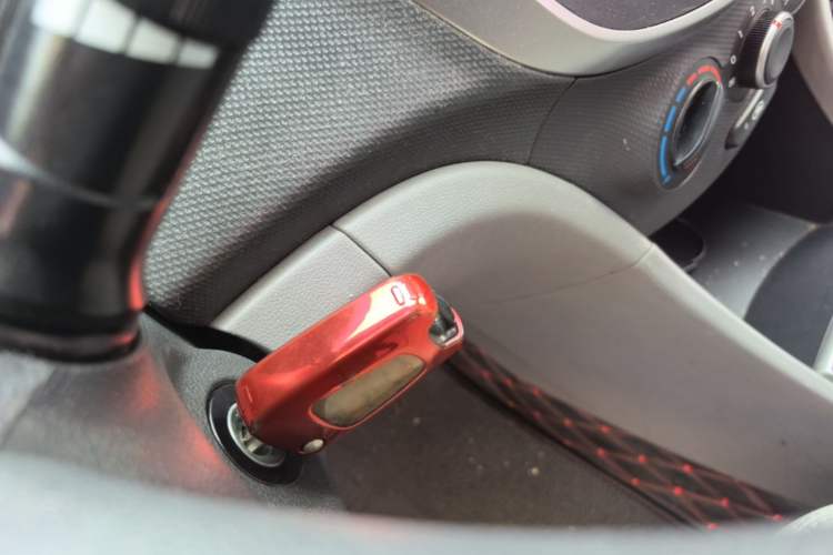 Used Hyundai Verna (older generation) 2014 1.4L Automatic Smart GLS Vehicle Key