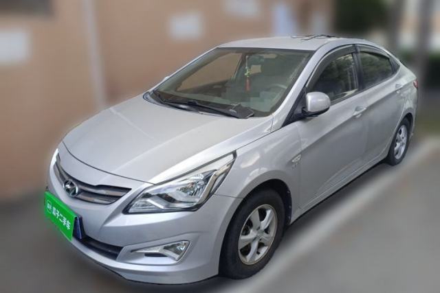 Hyundai Verna (older generation) 2014 1.4L Automatic Smart GLS de segunda mano