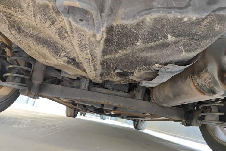 Used Hyundai Verna (older generation) 2014 1.4L Manual Top-Tier Model TOP Chassis Rear