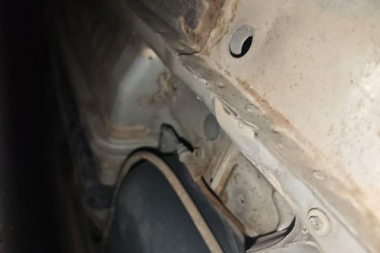 Used Hyundai Verna (older generation) 2014 1.4L Manual Smart GLS Trim Chassis Rear Left