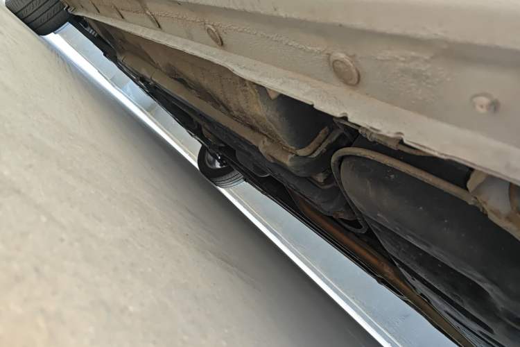 Used Hyundai Verna (older generation) 2014 1.4L Manual Top-Tier Model TOP Chassis Rear Left
