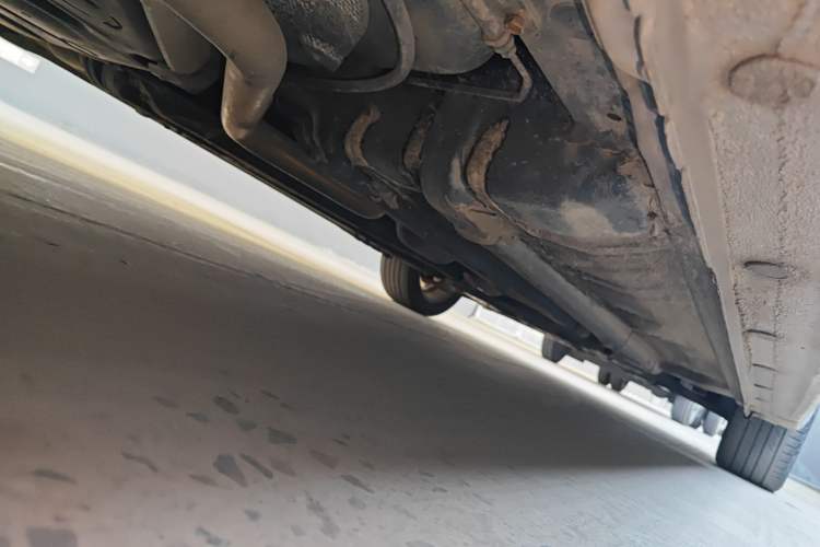 Used Hyundai Verna (older generation) 2014 1.4L Manual Top-Tier Model TOP Chassis Rear Right
