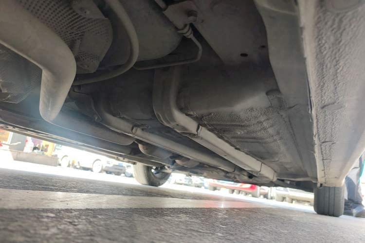 Used Hyundai Verna (older generation) 2014 1.4L Automatic Smart GLS Chassis Rear Right