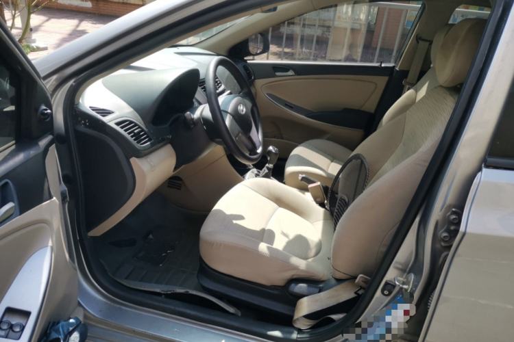 Used Hyundai Verna (older generation) 2014 1.4L Manual Fashion GS Model Driver Seat