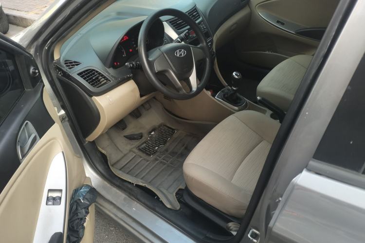 Used Hyundai Verna (older generation) 2014 1.4L Manual Fashion GS Model Driver Seat