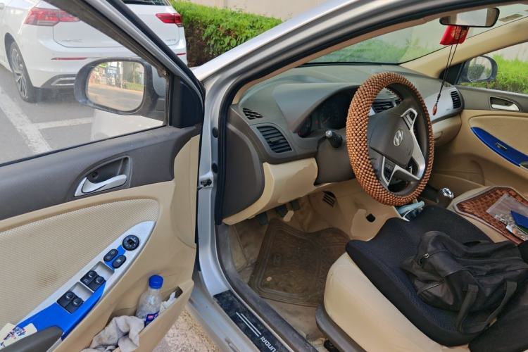 Used Hyundai Verna (older generation) 2014 1.4L Manual Smart GLS Trim Driver Seat