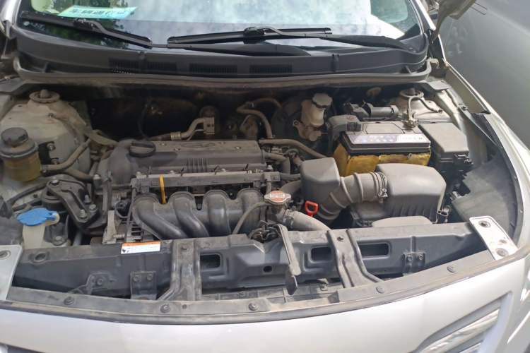 Used Hyundai Verna (older generation) 2014 1.4L Automatic Smart GLS Engine Bay