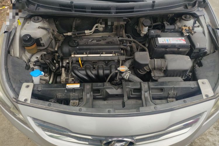 Used Hyundai Verna (older generation) 2014 1.4L Manual Smart GLS Trim Engine Bay