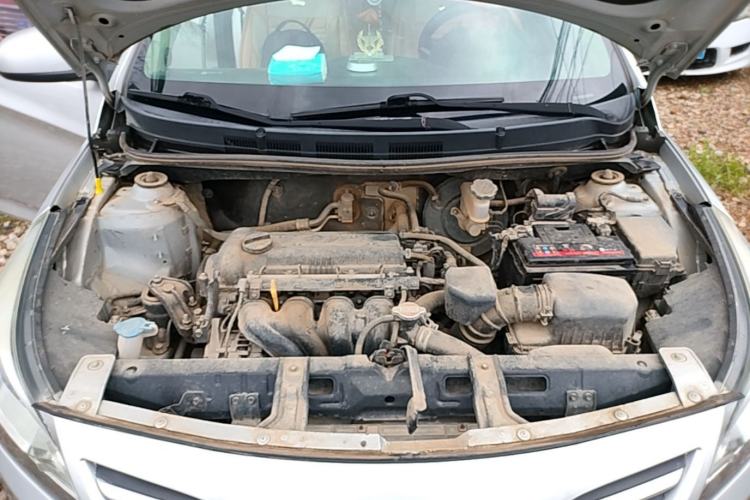 Used Hyundai Verna (older generation) 2014 1.4L Manual Smart GLS Trim Engine Bay