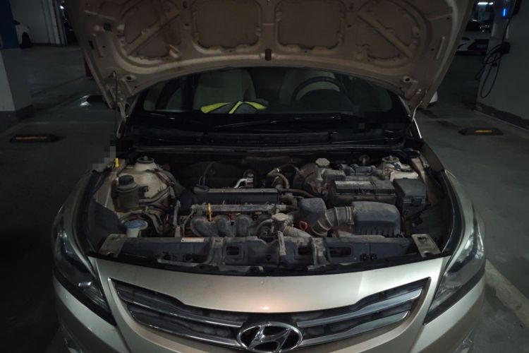 Used Hyundai Verna (older generation) 2014 1.4L Automatic Smart GLS Engine Bay
