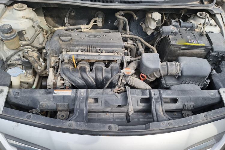 Used Hyundai Verna (older generation) 2014 1.4L Automatic Smart GLS Engine Bay