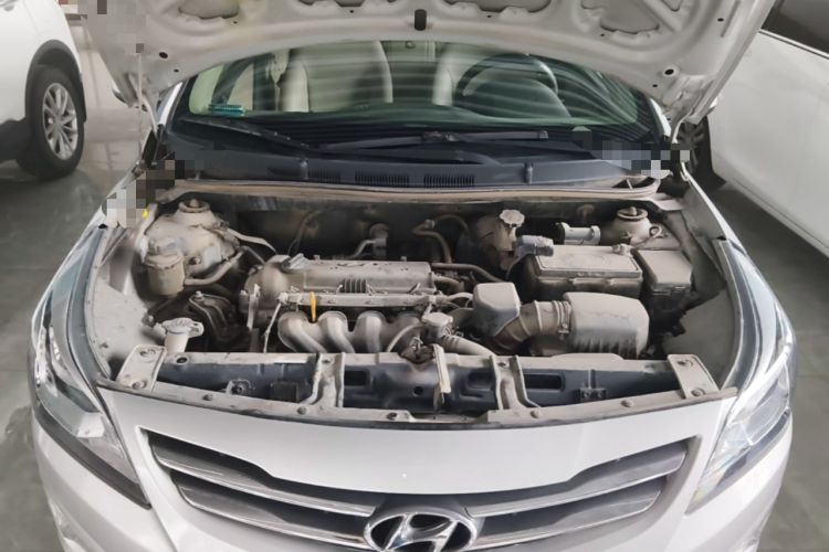 Used Hyundai Verna (older generation) 2014 1.4L Manual Smart GLS Trim Engine Bay