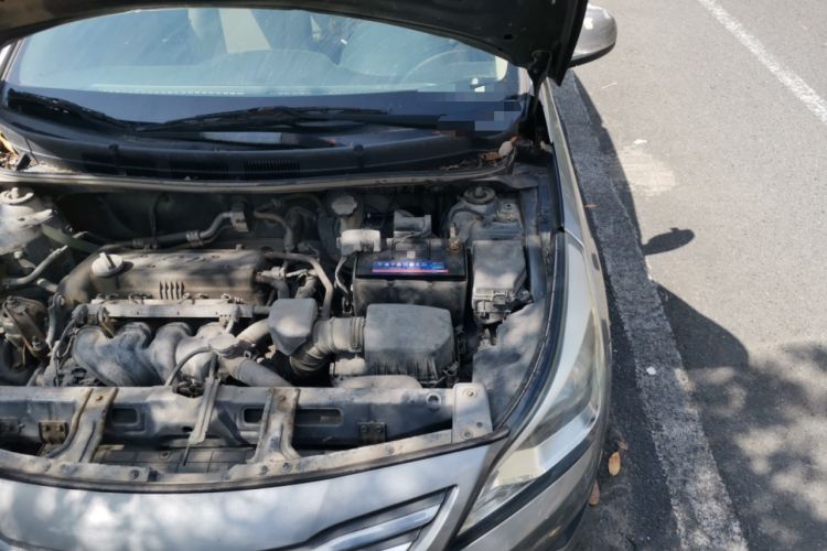 Used Hyundai Verna (older generation) 2014 1.4L Manual Fashion GS Model Engine Bay Left