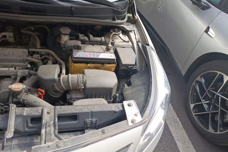 Used Hyundai Verna (older generation) 2014 1.4L Automatic Smart GLS Engine Bay Left