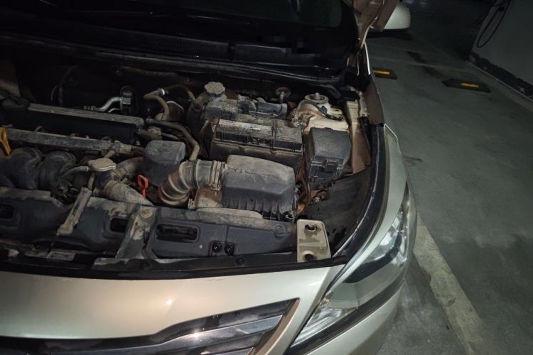 Used Hyundai Verna (older generation) 2014 1.4L Automatic Smart GLS Engine Bay Left